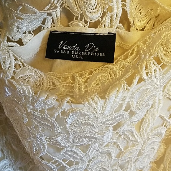 Ivory lace over camisole and gorgeous skirt. - Picture 3 of 8